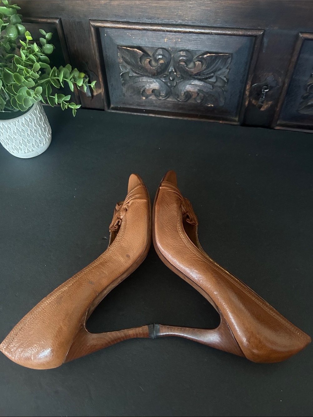 Bottega Veneta Brown Leather Peep-Toe Heels with Knot Detail - Picture 8 of 15